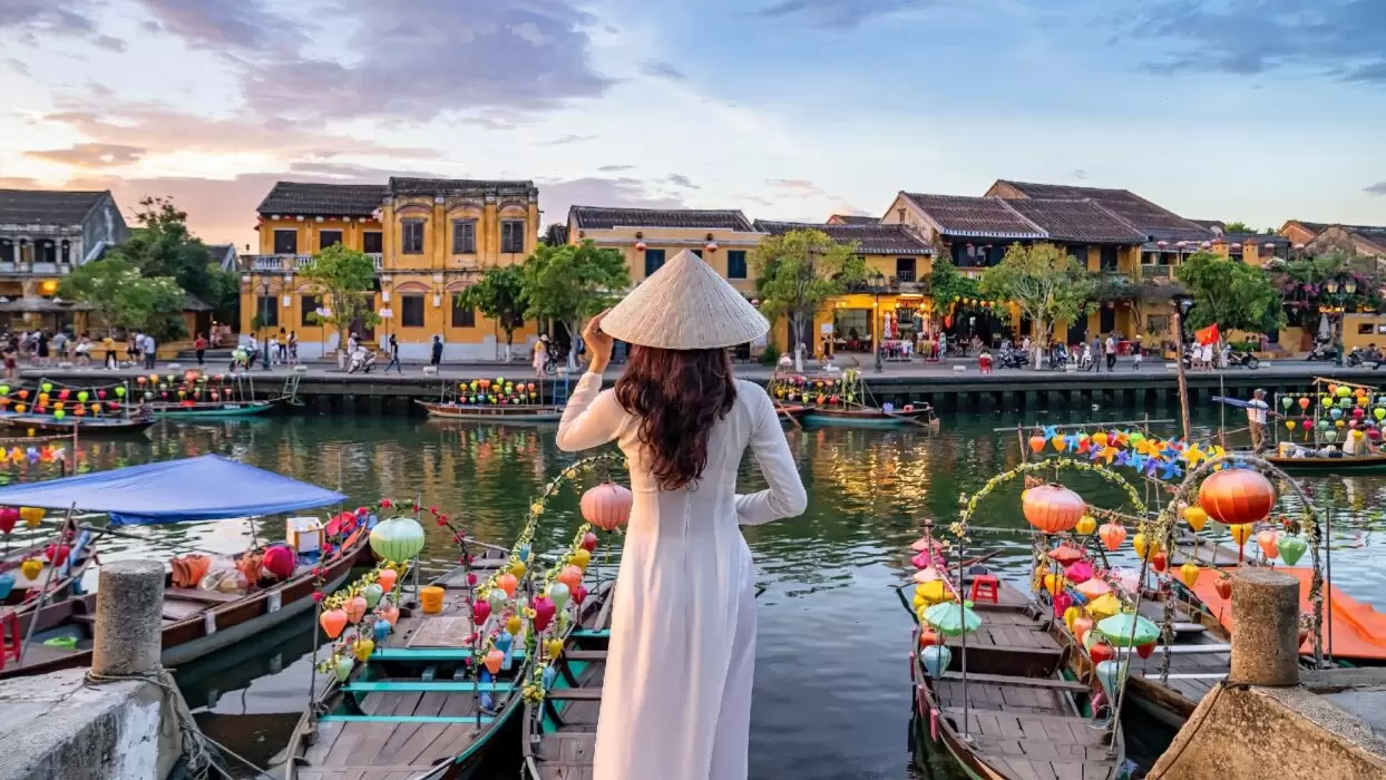 Hoi An: Professional Photography Tour Optional Ao Dai Dress